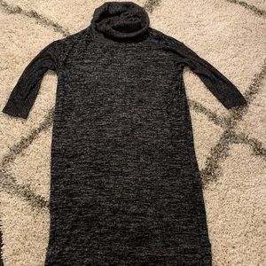 Gap Jersey knit dress with 3/4 sleeves.